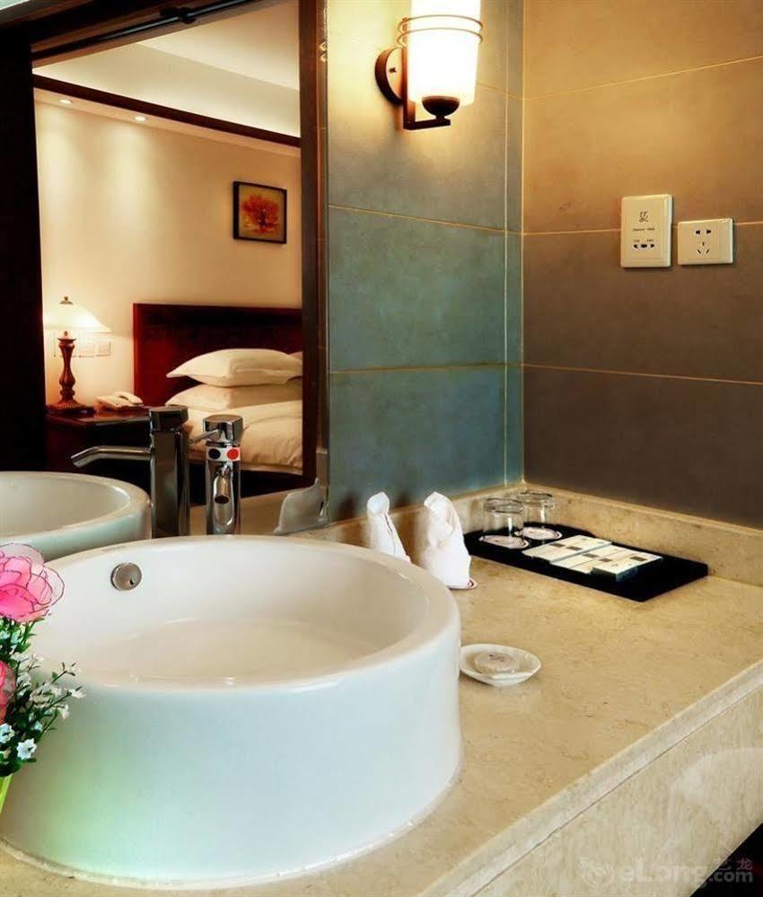 Haiyue Bay Holiday Hotel Sanya Exterior photo